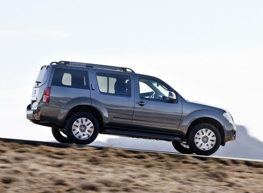  Nissan Pathfinder 2010 года  (фото 2 из 81)